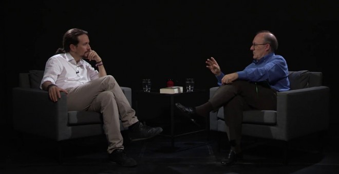 Un momento de la entrevista de Pablo Iglesias en 'Otra Vuelta de Tuerka' a José Luis Villacañas