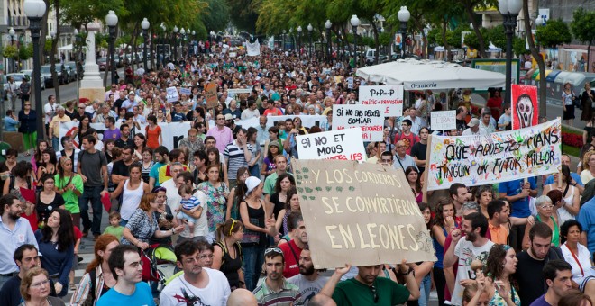 Manifestació a Tarragona contra retallades en pressupostos socials, l'any 2011