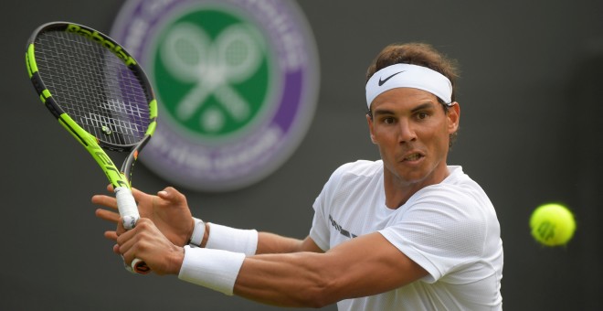 Rafa Nadal en su debut en Wimbledon ante John Millman./REUTERS