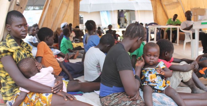 Mujeres y niños suponen el 86% de los refugiados sursudaneses en Uganda. Pablo L. Orosa