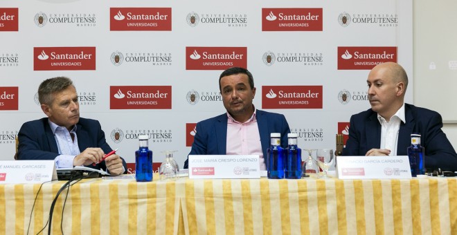 José María Crespo, Nacho Cardero y José Manuel Carcasés durante el Curso de Verano del Escorial 2017 /UCM