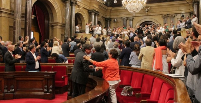 Tots els partits han celebrat l'aprovació al Parlament de la Renda Garantida