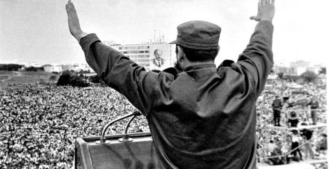 Fidel Castro en un mitin para el pueblo cubano