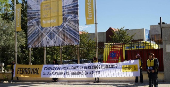 Acto de Amnistía Internacional frente a la Junta de Accionistas de la empresa española Ferrovial // Amnistía Internacional