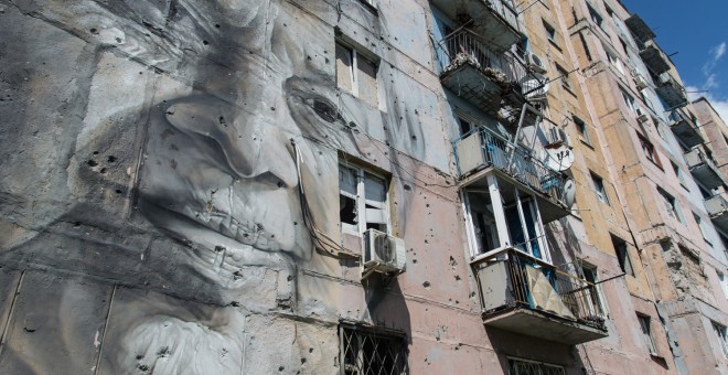 Uno de los edificios afectados por los disparos en Avdiivka / TERESA SUÁREZ