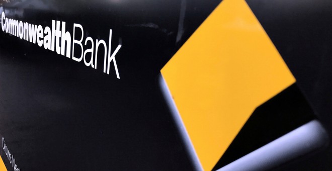 El logo del Commonwealth Bank en una de sus sucursales en Sydney (Australia). REUTERS/David Gray