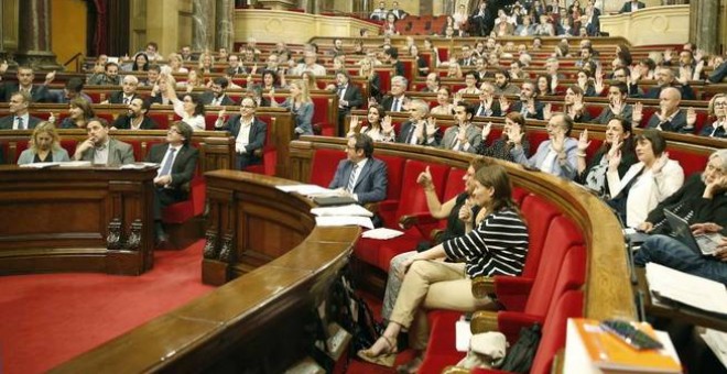 Pleno en el Parlamento catalán. EFE