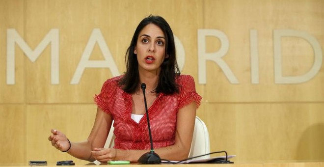 La portavoz del Gobierno municipal, Rita Maestre, durante la rueda de prensa ofrecida hoy en el Ayuntamiento madrileño. | MARISCAL (EFE)