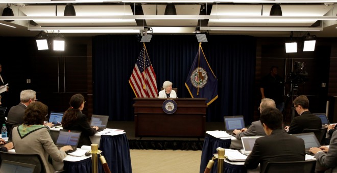 La presidenta de la Reserva Federal (Fe), Janet Yellen, durante la rueda de prensa tras la reunión de dos días del Comité de Mercado Abierto del banco central estadounidense, en Washington. REUTERS/Joshua Roberts