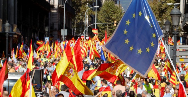 Manifestación contra la independencia de Catalunya en Barcelona./REUTERS