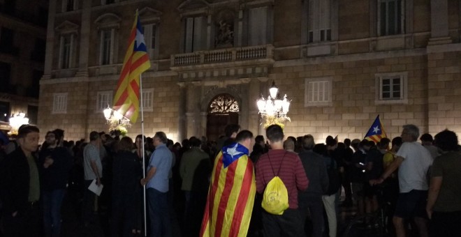 Imatge de la Plaça de Sant Jaume de Barcelona, al voltant de les 23:30h