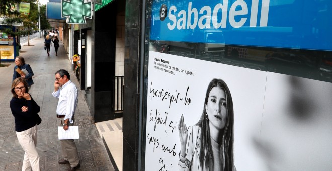 Una sucursal del Banco Sabadell en Barcelona. REUTERS