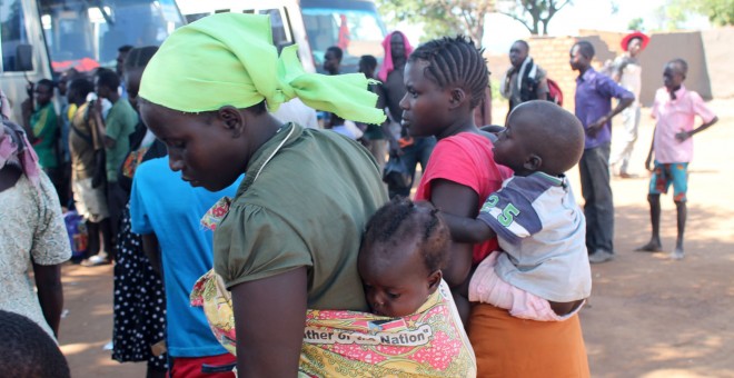 Desde enero, 284.000 sursurdaneses han cruzado la frontera de Uganda huyendo del conflicto. Fotografía: Pablo L.Orosa