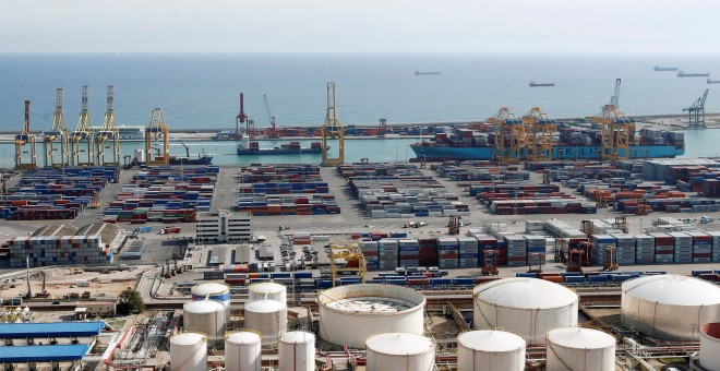 Vista de la terminal de carga del Puerto de Barcelona. REUTERS/Albert Gea