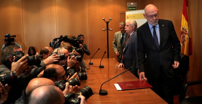 El fiscal general del Estado, Jose Manuel Maza, antes de su comparecencia para anunciar las querellas contra el Govern y la mesa del Parlament. REUTERS/Susana Vera