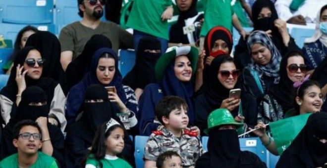 Arabia Saudí permitirá a las mujeres acompañadas acudir a tres estadios del país. REUTRERS/Archivo