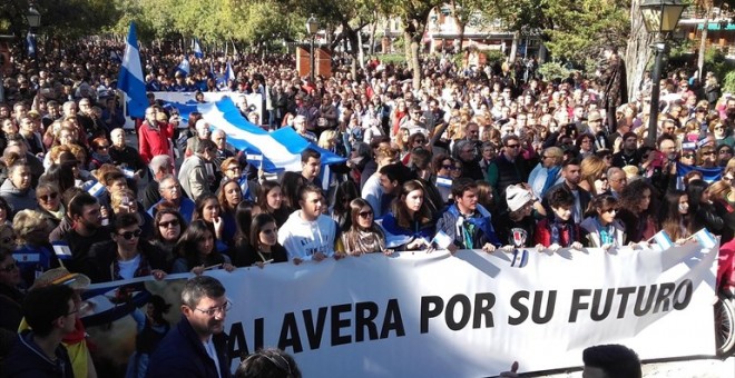 Image de la 'histórica' manifestación del 11-N en Talavera, reclamando mejores infraestructuras. E.P.