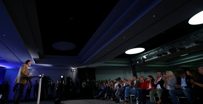 El presidente del Gobierno y del PP, Mariano Rajoy, durante el acto de presentación de las candidaturas de su partido para las elecciones catalanas del 21-D. REUTERS/Albert Gea