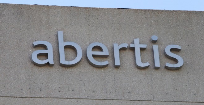 Logo de Abertis en la sede de la concesionaria. E.P.