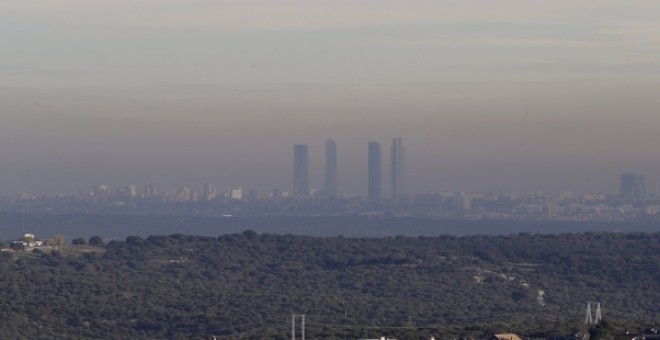 Capa de contaminación sobre Madrid. / EFE