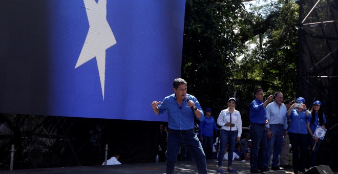 El presidente de Honduras y candidato del Partido Nacional, Juan Orlando Hernandez, en un mitin en Tegucigalpa. REUTERS/Jorge Cabrera