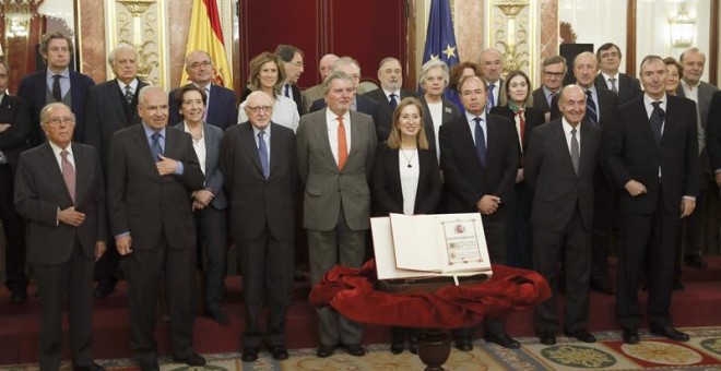 Las personalidades que forman el consejo asesor. EFE/Chema Moya