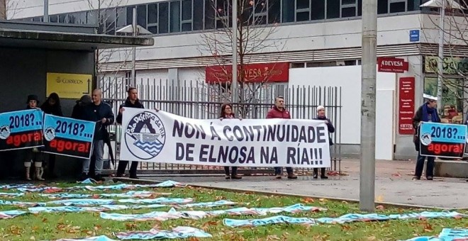 La Xunta aprueba el plan que permitirá seguir en Pontevedra a la fábrica que contaminó su ría con mercurio.