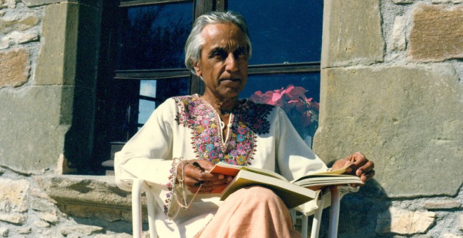 El filòsof Raimon Panikkar, a la seva residència de Tavertet (Osona) l'any 1980. / Generalitat de Catalunya.