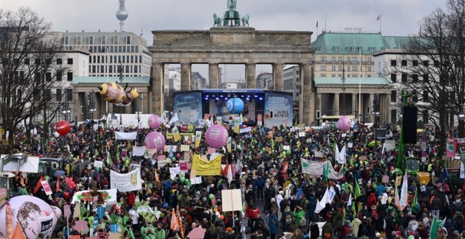 Un momento de la manifestación en Berlín contra la industria agroalimentaria. - EFE