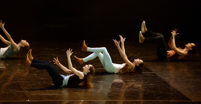 Bailarinas de la Bordeaux National Opera danzan al estilo Gaga.- AFP (REGINE LAMOTHE)