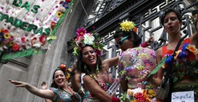 Cuatro mujeres en el carnaval de Río de Janeiro, Brasil. REUTERS