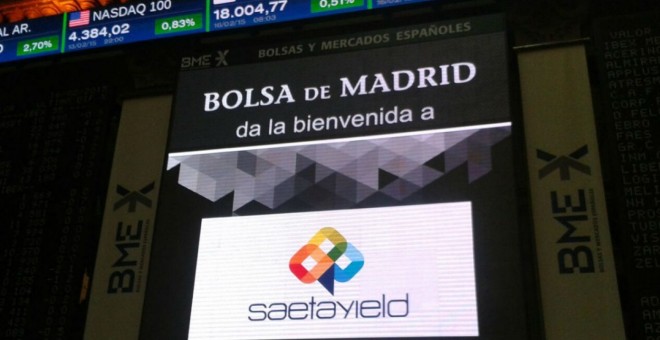 Panel informativo del estreno en bolsa de Saeta Yield en la Bolsa de Madrid. EFE