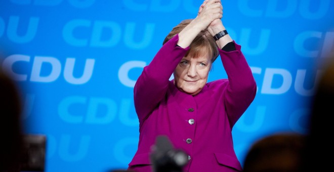 La canciller alemana, Angela Merkel, durante el congreso extraordinario de la Unión Cristianodemócrata (CDU). EFE/HAYOUNG JEON