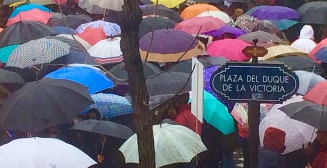 La lluvia irrumpe en Sevilla.- D. C