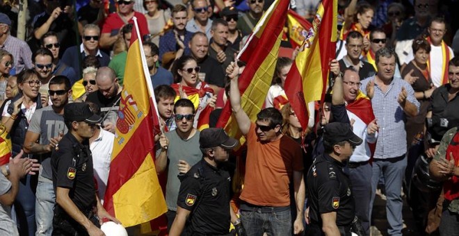 Más de medio millar de personas participaron en la concentración ilegal frente a la asamblea de parlamentarios celebrada el 24 de septiembre en Zaragoza. EFE