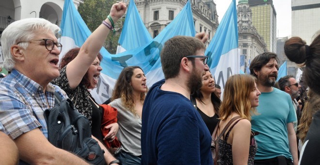 Miembros de Podemos estuvieron presentes en la manifestación en Buenos Aires. A.D.