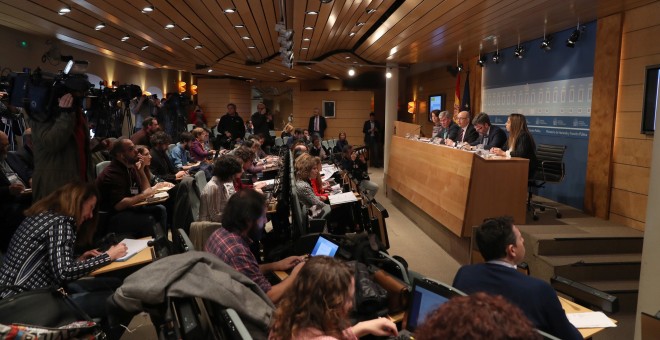 Vista de la rueda de prensa que ha ofrecido el ministro de Hacienda, Cristóbal Montoro, para informar de los datos de la ejecución presupuestaria. EFE/ J.J.Guillen