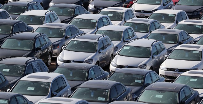 Automóviles Volkswagen en un cementerio de coches cerca de Victorville, California. / Reuters