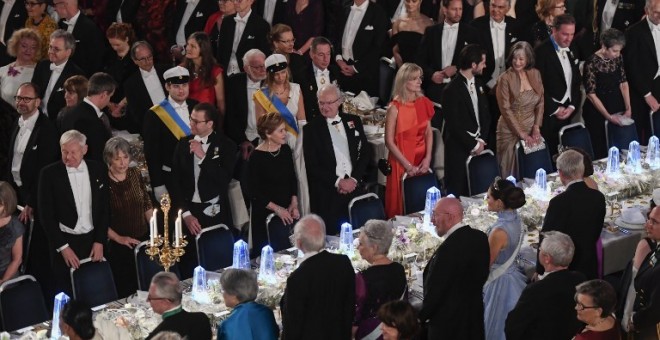 Los ganadores del Premio Nobel y los invitados asisten al Nobel Banquet 2017 para los galardonados en medicina, química, física, literatura y economía en Estocolmo, el 10 de diciembre de 2017/AFP
