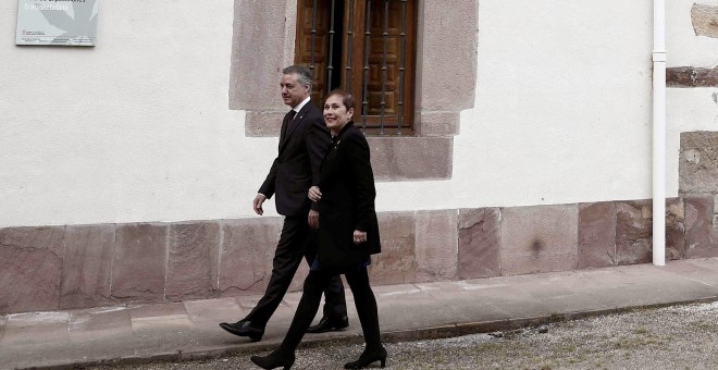El lehendakari Iñigo Urkullu i la presidenta de Navarra, Uxue Barkos, minuts abans de la declaració conjunta. EFE