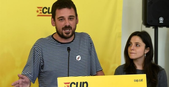 Lluc Salellas i Maria Sirvent, expliquen la decisió del Consell Nacional de la CUP sobre la investidura de Quim Torra com a president de la Generalitat / EFE Santi Iglesias