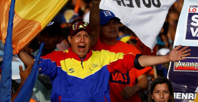 El candidato en las elecciones presidenciales de Venezuela Henri Falcon, del partido Avanzada Progresista, en el mitin de cierre de campaña. REUTERS/Marco Bello