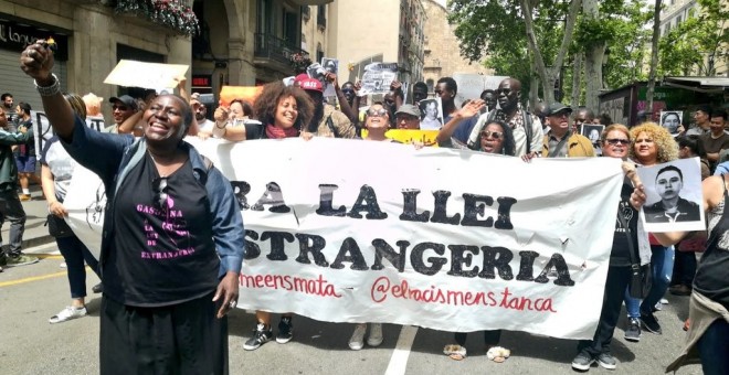 Manifestació en defensa dels drets de les persones migrants / Tancada per drets