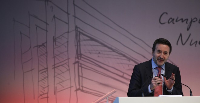 El consejero delegado de Repsol, Josu Jon Imáz, durante la presentación del plan estratégico de la compañía para el periodo 2018-2020. EFE/Javier Lizón