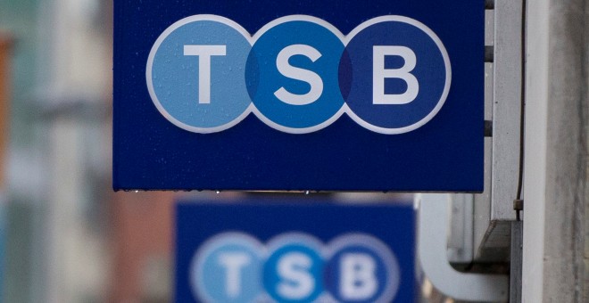 El logo del banco TSB, en una sucursal en Londres. REUTERS/Neil Hall