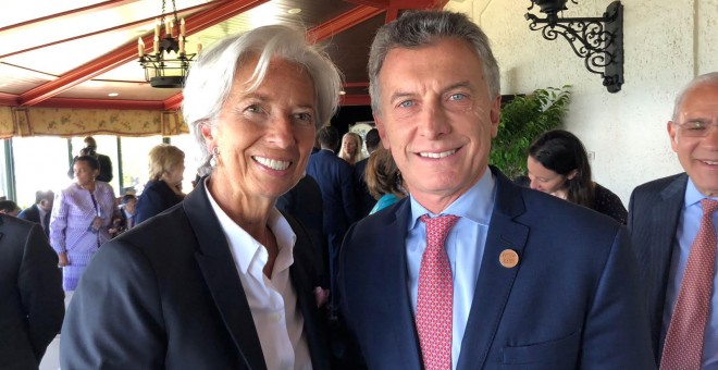 La directora gerente del FMI, Christine Lagarde, con el presidente de Argentina, Mauricio Macri, en la cumbre del G-7 en Quebec (Canada). REUTERS