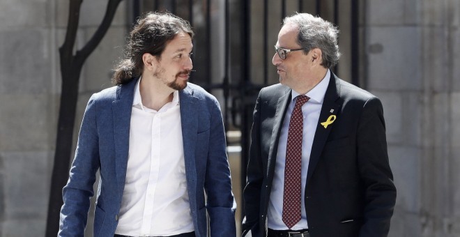 El líder de Podemos, Pablo Iglesias, i el president de la Generalitat, Quim Torra, aquest dilluns 25 de juny, al Palau de la Generalitat. / EFE.