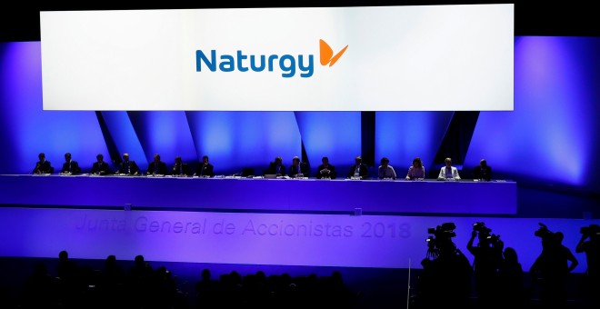 Momentos de la Junta General de Accionistas de Gas Natural Fenosa que ha adoptado un nuevo nombre, Naturgy, con el fin de reinventarse para la nueva etapa que liderará Francisco Reynés. EFE/Chema Moya