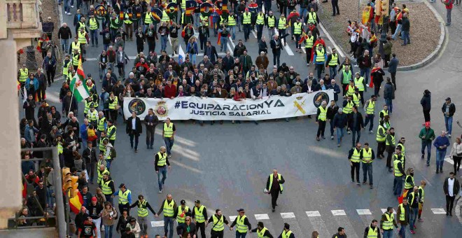 Imagen aérea de la 'cápsula de seguridad' que se acordonó en torno a la cabecera de políticos en la manifestación de Jusapol en Barcelona, narrada a 'Público' por uno de sus integrantes en el artículo anterior.
