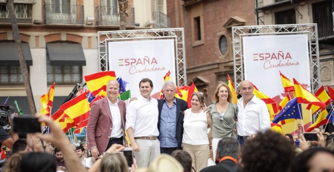Albert Rivera, Mario Vargas Llosa y Javier Imbroda, entre otros participantes en el segundo acto de España Ciudadana en Málaga / EFE